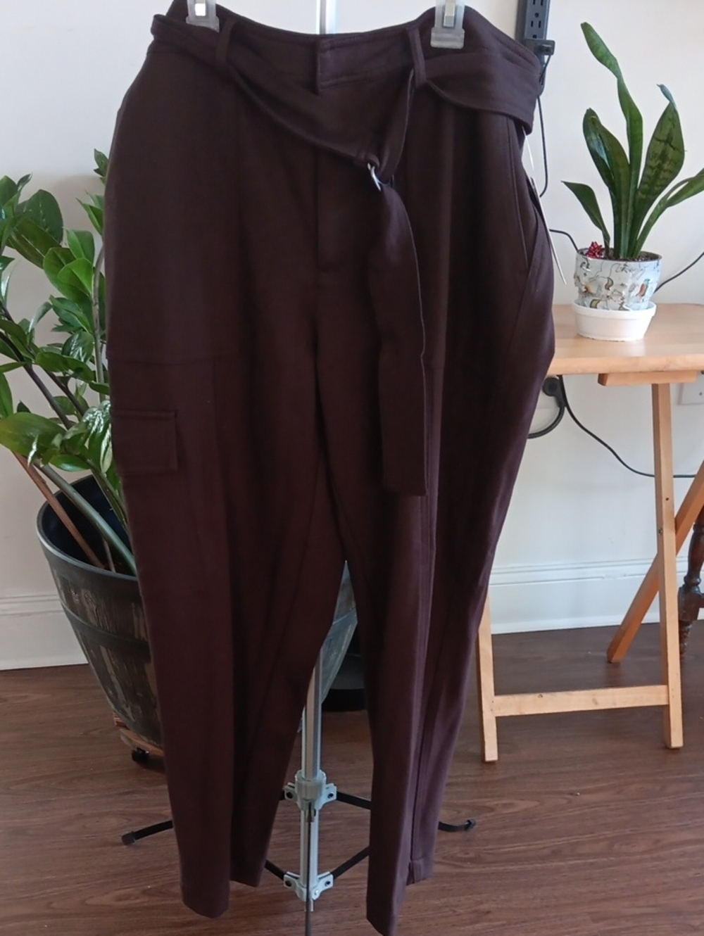 Wonderly Ladies Capris Pants Belted